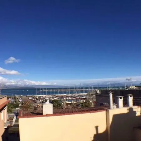 Lägenhet Vacanze A - A Casa Di Anna Gaeta